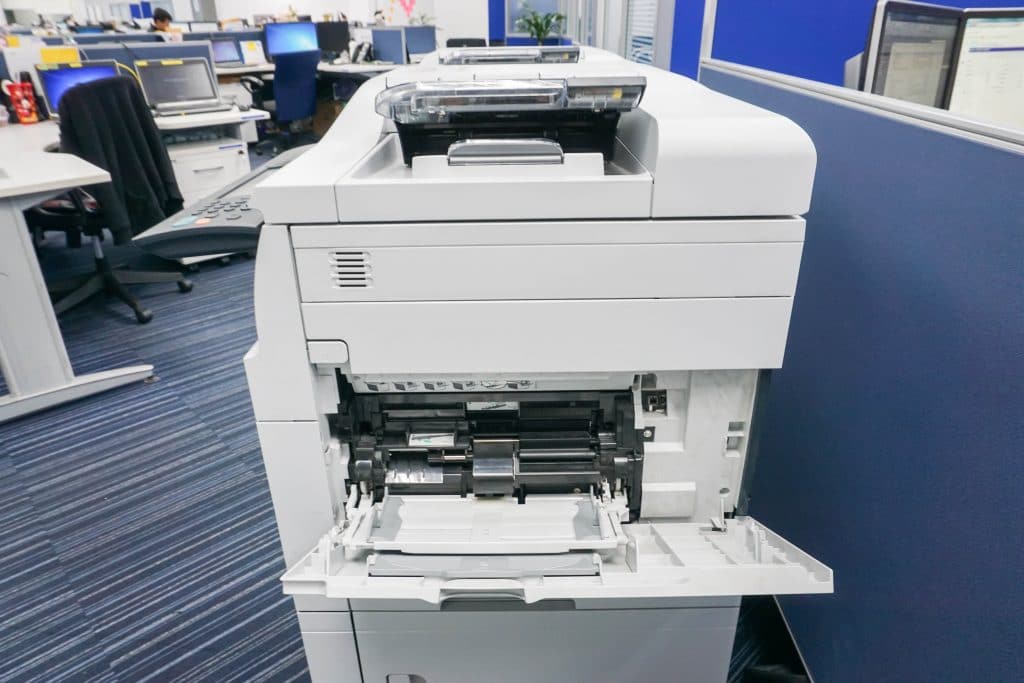 Gerade in Firmen und Büros, wo viel gedruckt wird, erfreuen sich Laserdrucker großer Beliebtheit.