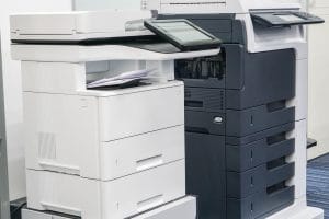Gerade solche Drucksysteme mit mehreren Papierkassetten eignen sich für Büros mit hohem Druckaufkommen, sodass Sie nicht ständig Papier nachlegen müssen.